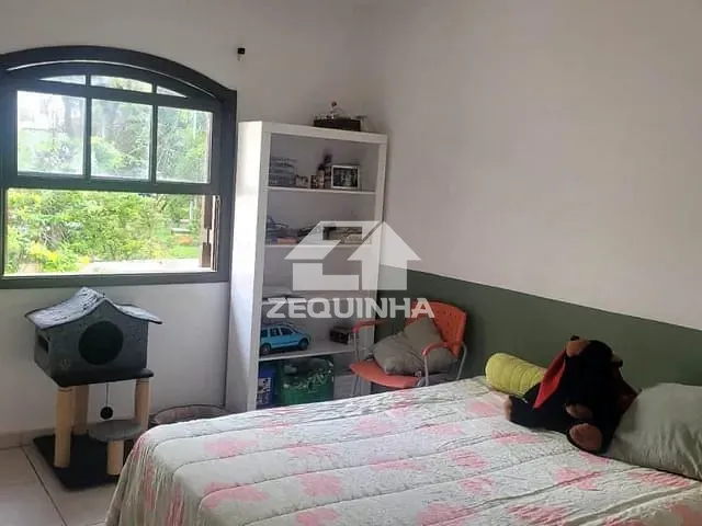 Casa com 150m² 3 quartos e 4 banheiros, à venda, no bairro Vl Yara em Osasco