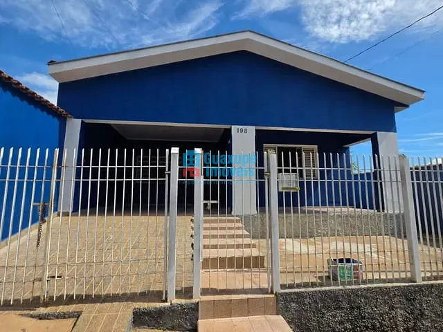 Casa com 400m² 3 quartos e 2 banheiros, para alugar, no bairro centro em Juruaia