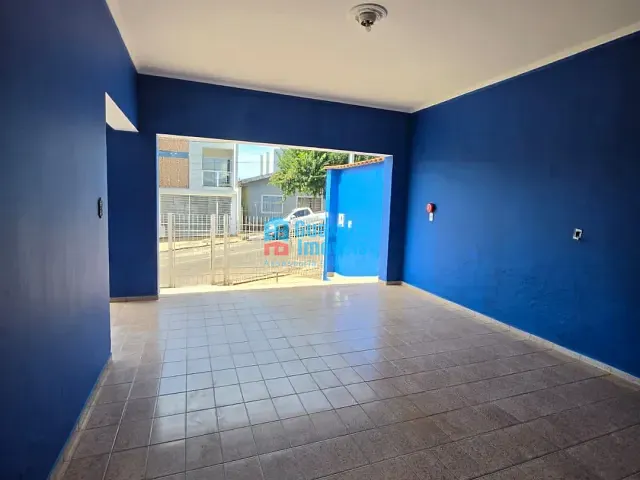 Casa com 400m² 3 quartos e 2 banheiros, para alugar, no bairro centro em Juruaia