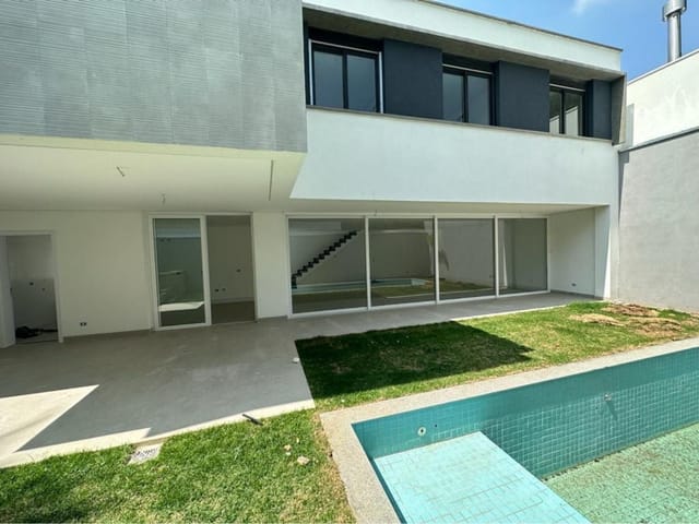 Casa com 450m² 4 quartos e 3 banheiros, à venda, no bairro Campo Belo em São Paulo