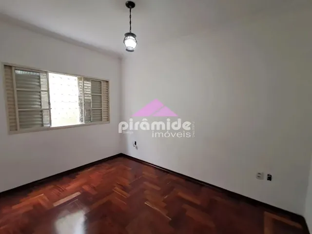 Casa com 213m² 5 quartos e 5 banheiros, à venda, no bairro Jardim Ismênia em São José Dos Campos
