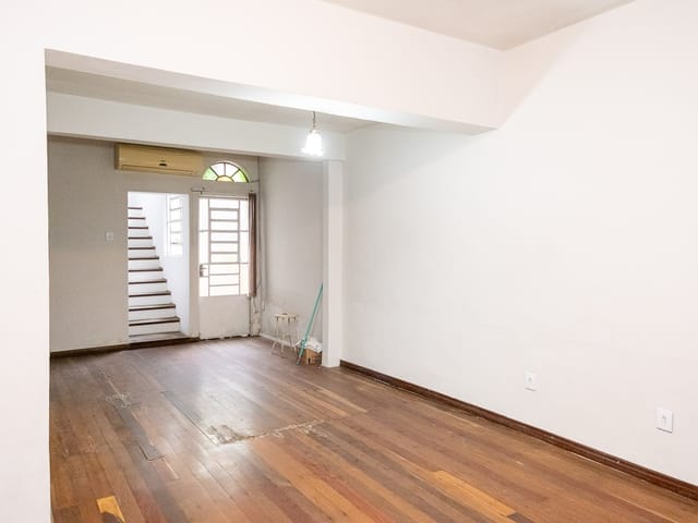 Casa 5 quartos e 7 banheiros, à venda, no bairro Centro em Pelotas