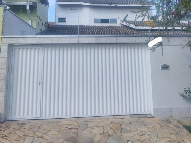 Casa 4 quartos e 2 banheiros, à venda, no bairro Alto de Pinheiros em Paulínia