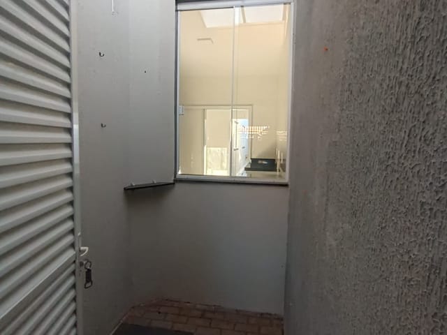 Casa 3 quartos e 2 banheiros, para alugar, no bairro Toselar em Birigüi