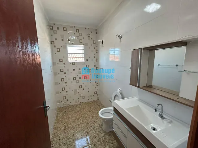 Casa com 200m² 3 quartos e 2 banheiros, à venda, no bairro Bela Vista em Guaxupé