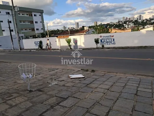 Casa 3 quartos e 2 banheiros, à venda, no bairro Bodocongó em Campina Grande