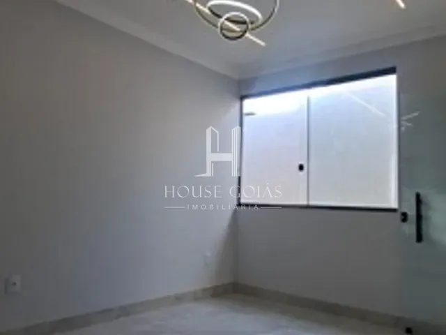 Casa com 180m² 3 quartos e 2 banheiros, à venda, no bairro Residencial Cândido Queiroz em Aparecida de Goiânia