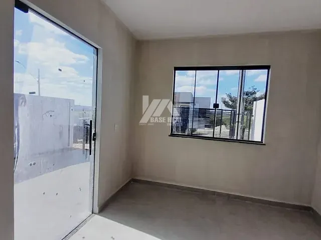 Casa 2 quartos e 1 banheiro, à venda, no bairro Industrial em Guarapuava