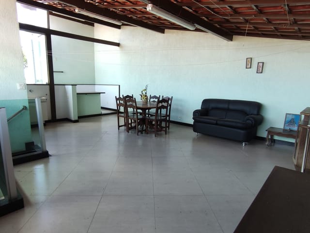 Foto do Casa - Casa com 3 quartos, suíte, duas vagas e área gourmet no Bairro Santa Mônica | Deltalar Imóveis