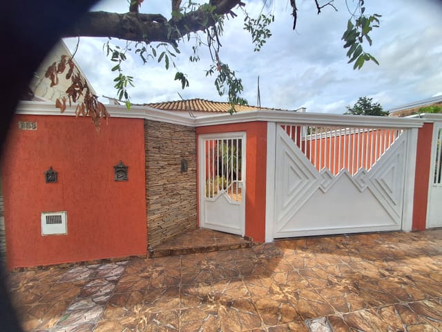 Casa 3 quartos e 2 banheiros, para alugar, no bairro Vila Roberto em Birigüi
