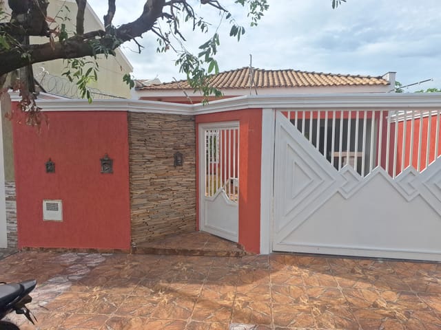Casa 3 quartos e 2 banheiros, para alugar, no bairro Vila Roberto em Birigüi