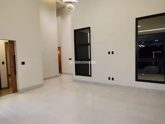 Casa 3 quartos e 5 banheiros, à venda, no bairro Recanto dos Pássaros em Paulínia