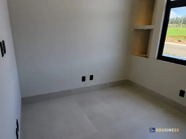 Casa 3 quartos e 5 banheiros, à venda, no bairro Recanto dos Pássaros em Paulínia