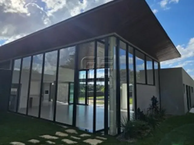Casa com 1250m² 3 quartos e 5 banheiros, à venda, no bairro Loteamento Terras de Canaã em Cambé