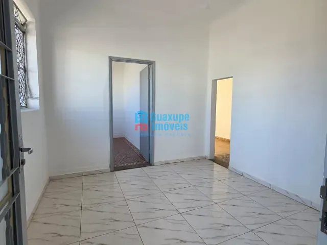 Casa com 278m² 2 quartos e 1 banheiro, para alugar, no bairro Centro em Guaxupé