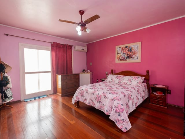 Casa com 384m² 3 quartos e 4 banheiros, à venda, no bairro Três Vendas em Pelotas