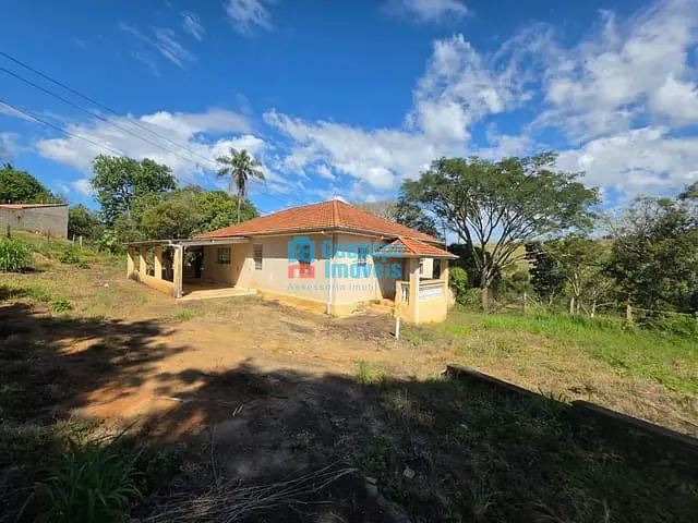 Casa com 13000m² 3 quartos e 1 banheiro, para alugar, no bairro Nossa Senhora das Dores em Guaxupé