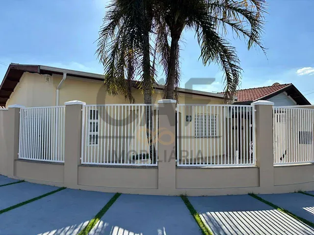 Casa 2 quartos e 2 banheiros, à venda, no bairro Parque Residencial Groot em Holambra