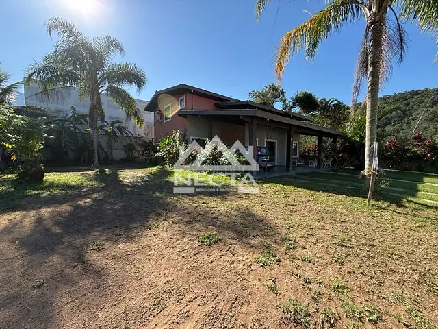 Casa com 575m² 4 quartos e 2 banheiros, à venda, no bairro Massaguaçu em Caraguatatuba