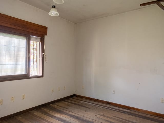 Casa 5 quartos e 3 banheiros, à venda, no bairro Três Vendas em Pelotas