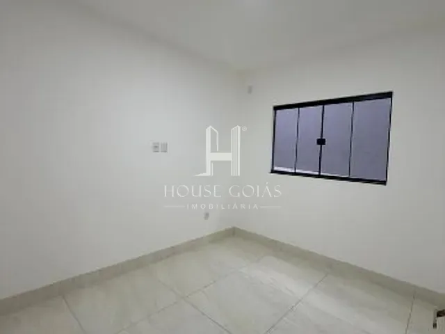 Casa com 180m² 3 quartos e 2 banheiros, à venda, no bairro Garavelo Residencial em Aparecida de Goiânia