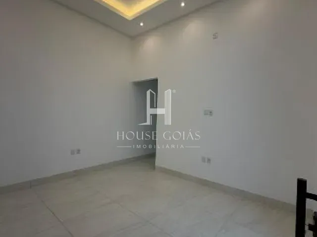 Casa com 180m² 3 quartos e 2 banheiros, à venda, no bairro Garavelo Residencial em Aparecida de Goiânia