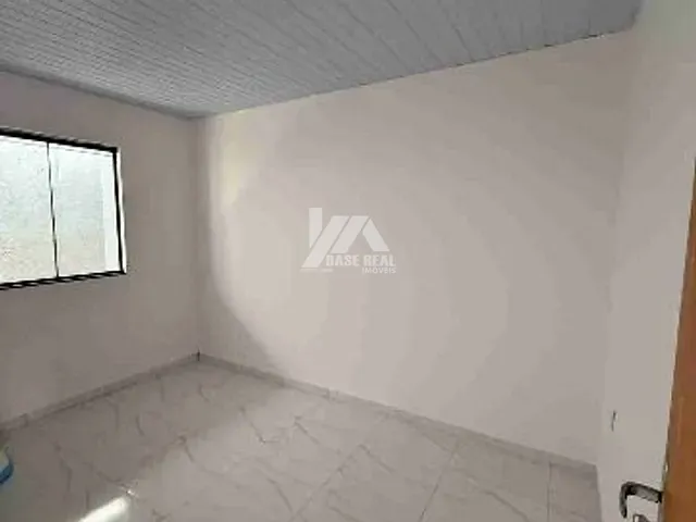 Casa 2 quartos e 1 banheiro, à venda, no bairro Cará-Cará em Ponta Grossa