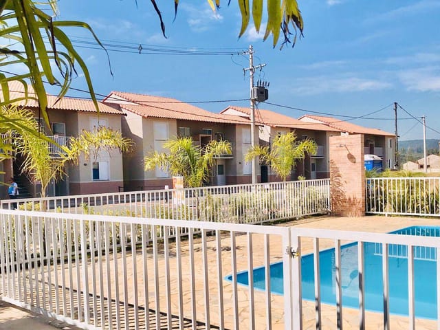Casa 2 quartos e 1 banheiro, à venda, no bairro Residencial Cristal em Votorantim