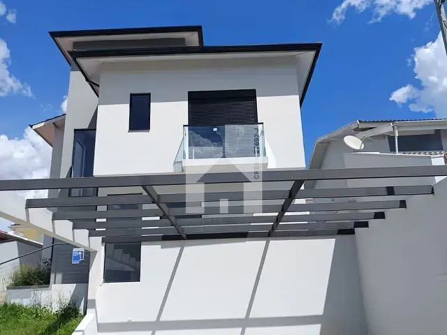 Casa com 350m² 3 quartos e 3 banheiros, à venda, no bairro Jardim Promeca em Várzea Paulista
