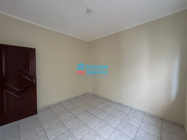 Casa 3 quartos e 2 banheiros, para alugar, no bairro Jardim Lepiane em Guaxupé
