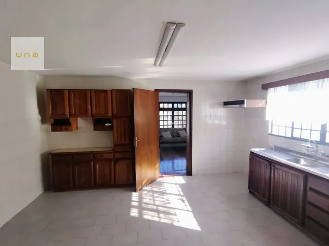 Casa com 463m² 4 quartos e 2 banheiros, à venda, no bairro Vila Izabel em Curitiba