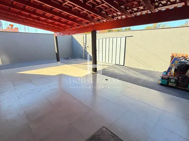 Casa com 250m² 2 quartos e 2 banheiros, à venda, no bairro Residencial Bandeiras em Guapó