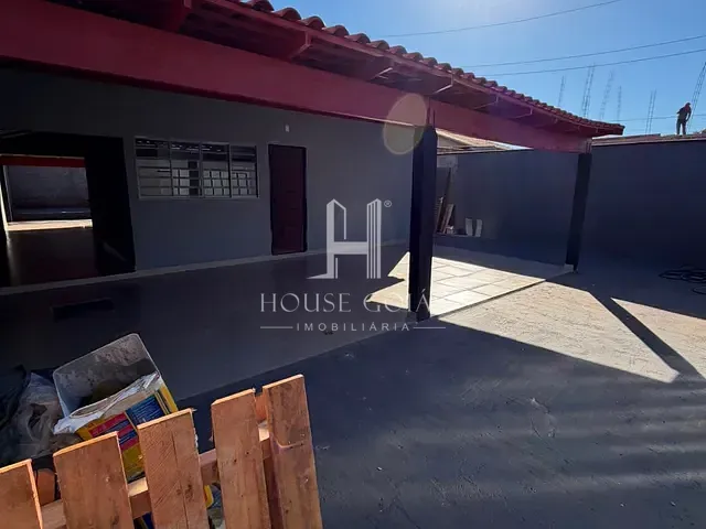 Casa com 250m² 2 quartos e 2 banheiros, à venda, no bairro Residencial Bandeiras em Guapó