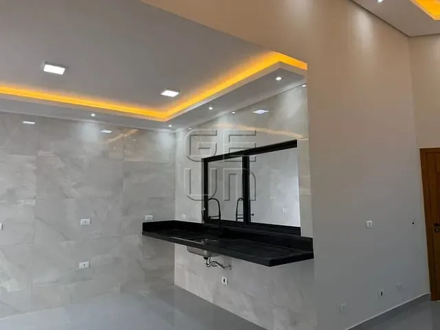 Casa com 150m² 3 quartos e 2 banheiros, à venda, no bairro Bandeirantes em Londrina