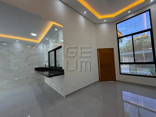 Casa com 150m² 3 quartos e 2 banheiros, à venda, no bairro Bandeirantes em Londrina