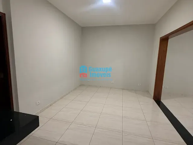Casa com 250m² 2 quartos e 3 banheiros, à venda, no bairro Jardim Ouro Verde II em Guaxupé
