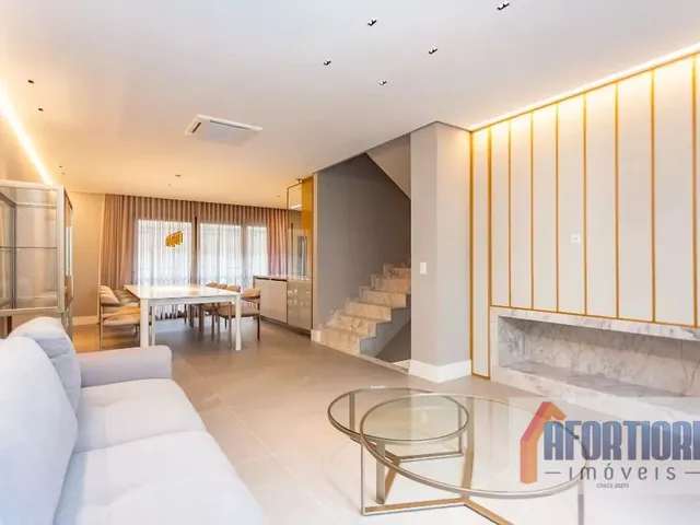 Casa com 1811m² 3 quartos e 4 banheiros, à venda, no bairro Ahú em Curitiba