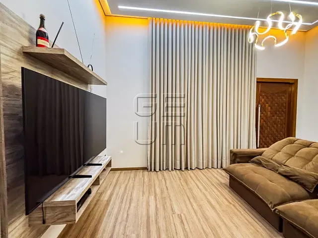 Casa com 250m² 3 quartos e 3 banheiros, à venda, no bairro Jardim do Leste em Londrina