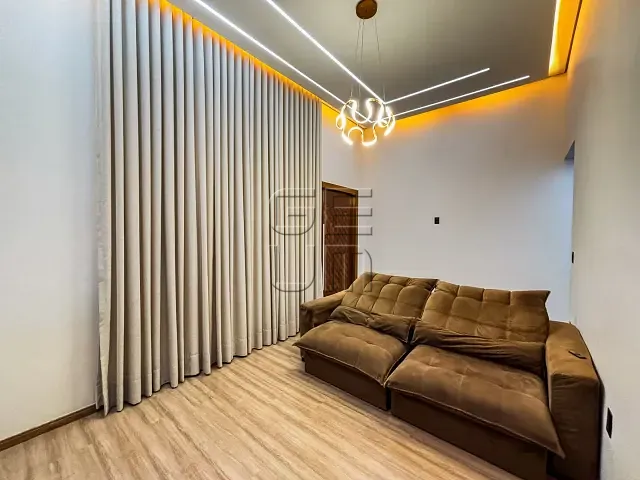 Casa com 250m² 3 quartos e 3 banheiros, à venda, no bairro Jardim do Leste em Londrina