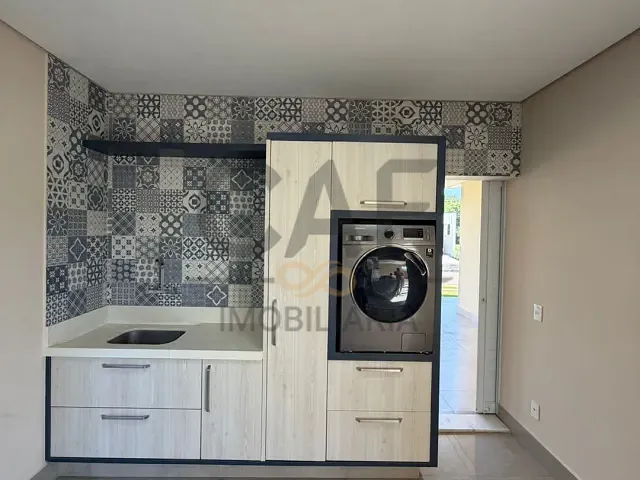 Casa 3 quartos e 5 banheiros, à venda ou para alugar, no bairro Residencial Campo Camanducaia em Jaguariúna