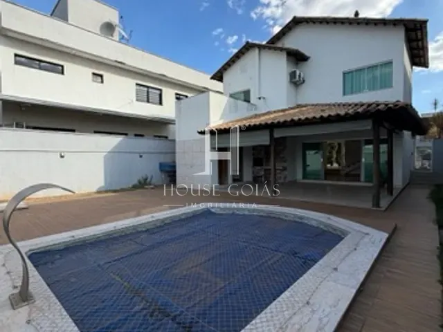 Casa com 370m² 3 quartos e 2 banheiros, à venda, no bairro Jardins Madri em Goiânia