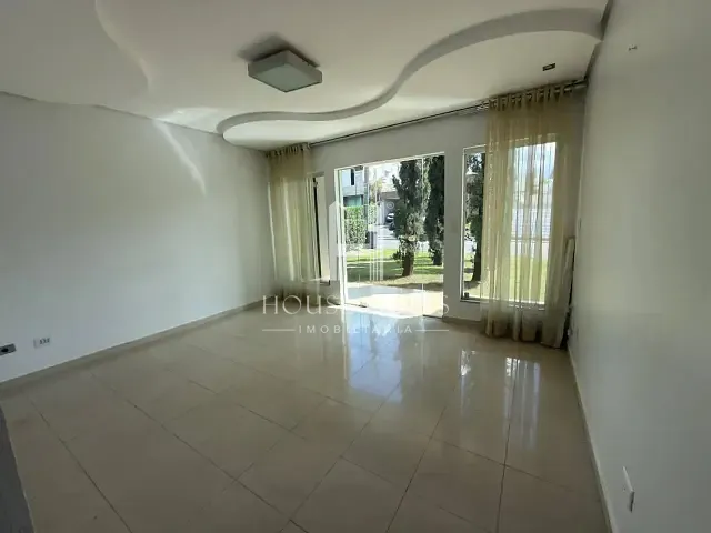 Casa com 370m² 3 quartos e 2 banheiros, à venda, no bairro Jardins Madri em Goiânia