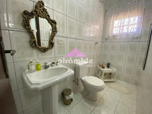 Casa com 250m² 4 quartos e 3 banheiros, à venda, no bairro Urbanova em São José Dos Campos