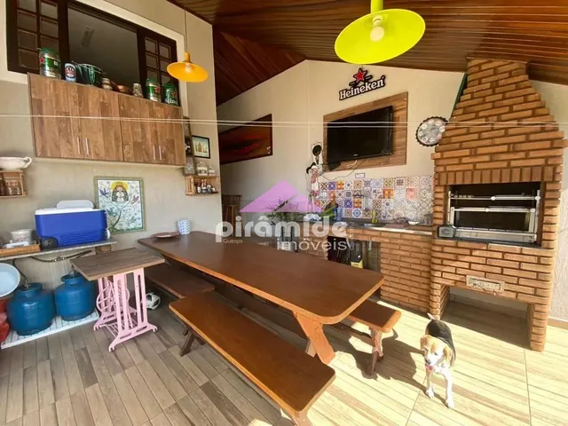 Casa com 250m² 4 quartos e 3 banheiros, à venda, no bairro Urbanova em São José Dos Campos