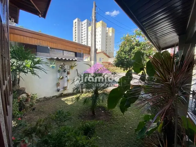 Casa com 250m² 4 quartos e 3 banheiros, à venda, no bairro Urbanova em São José Dos Campos