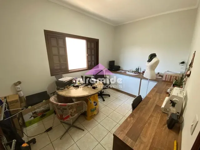 Casa com 250m² 4 quartos e 3 banheiros, à venda, no bairro Urbanova em São José Dos Campos