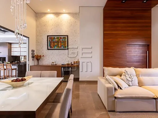 Casa 3 quartos e 4 banheiros, à venda, no bairro Gleba Palhano em Londrina