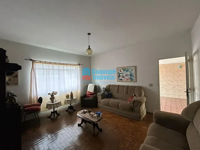 Casa com 326m² 2 quartos e 1 banheiro, à venda, no bairro Centro em Guaxupé