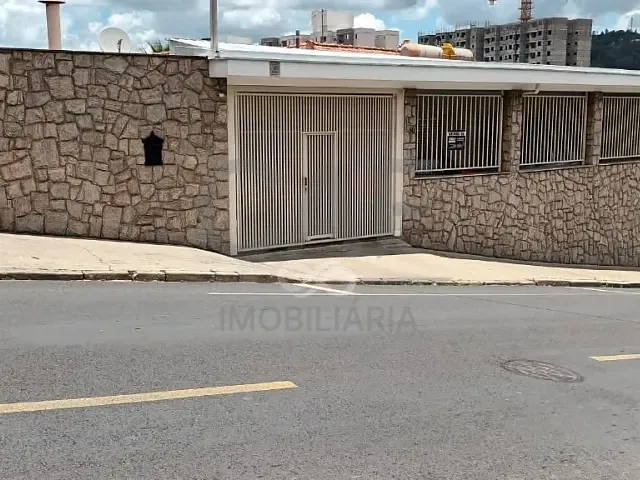 Casa 3 quartos e 3 banheiros, à venda, no bairro Jardim Itália em Amparo
