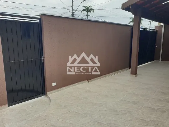 Casa com 242m² 2 quartos e 2 banheiros, à venda, no bairro Indaiá em Caraguatatuba